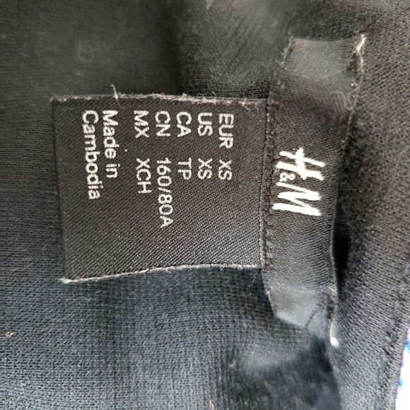 H&M black long sleeve dress with flowers - Picture 3 of 4